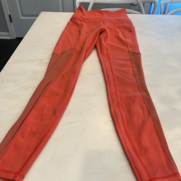 Lululemon size 2 leggings- like new - Picture 4 of 4
